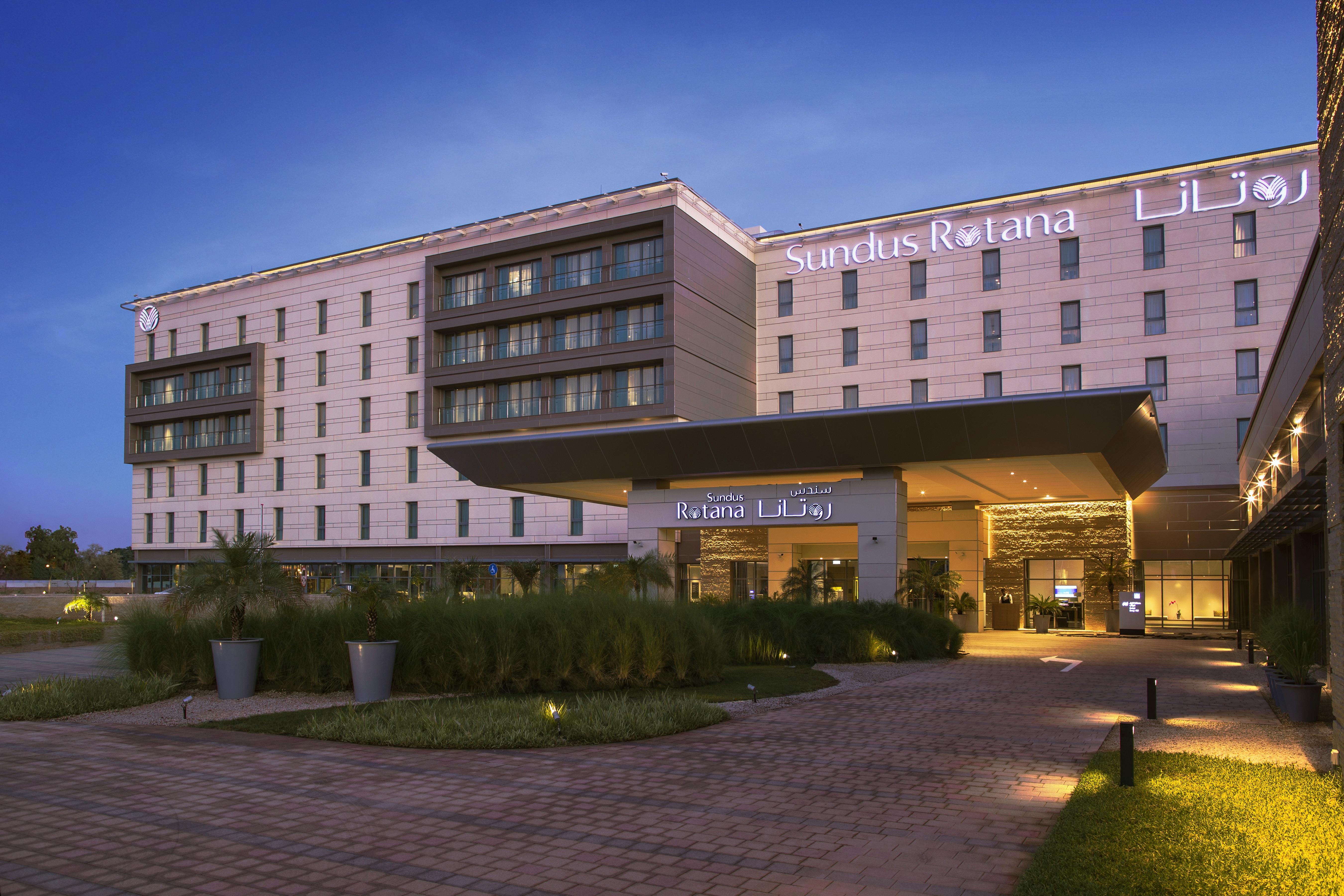 Novotel Muscat Airport Exterior foto