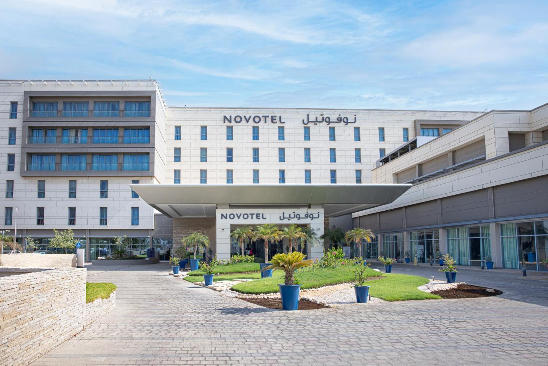 Novotel Muscat Airport Exterior foto
