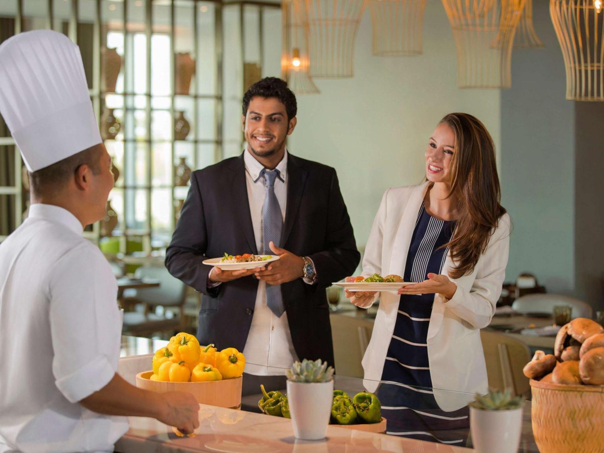Novotel Muscat Airport Exterior foto
