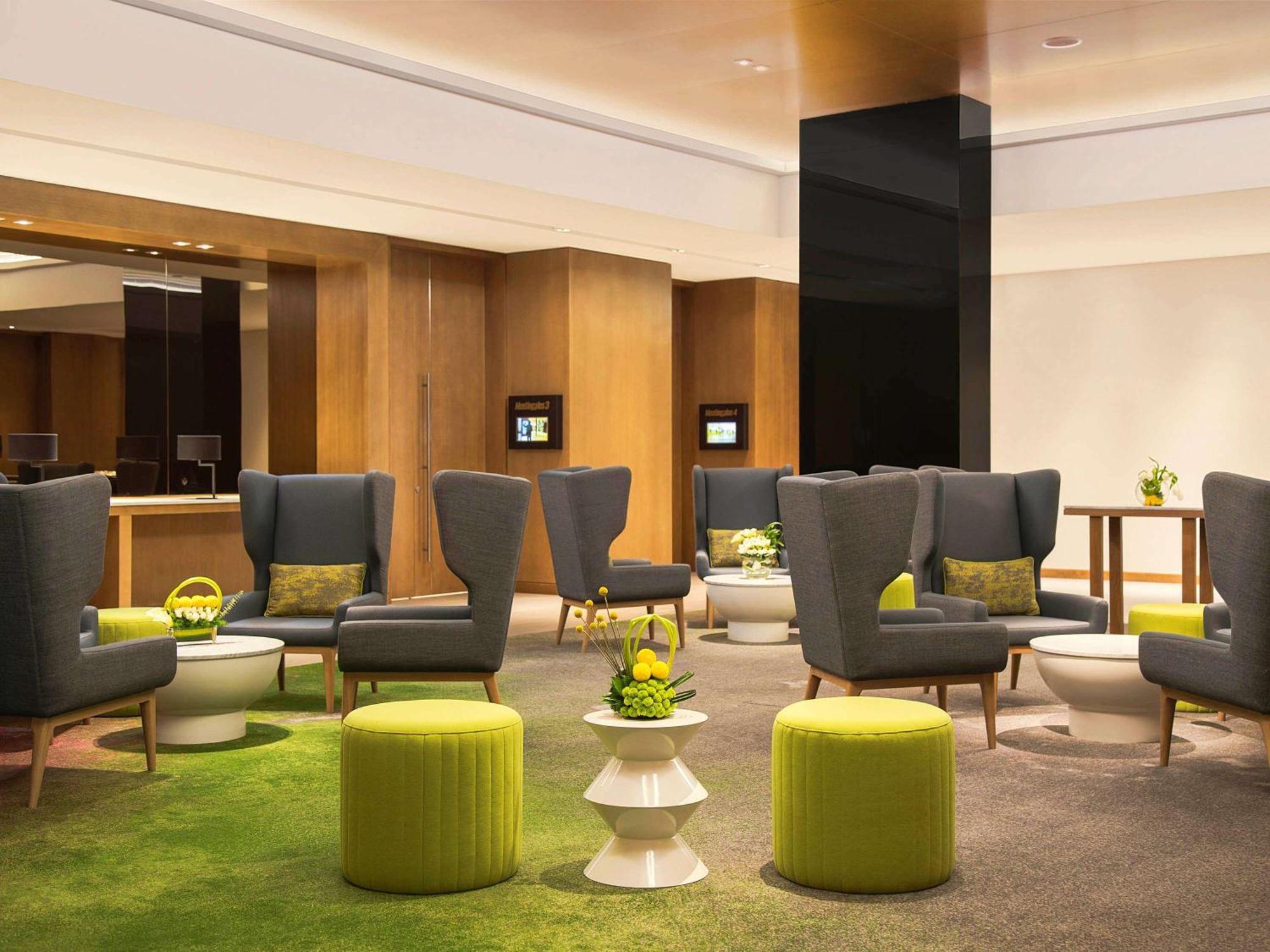 Novotel Muscat Airport Exterior foto